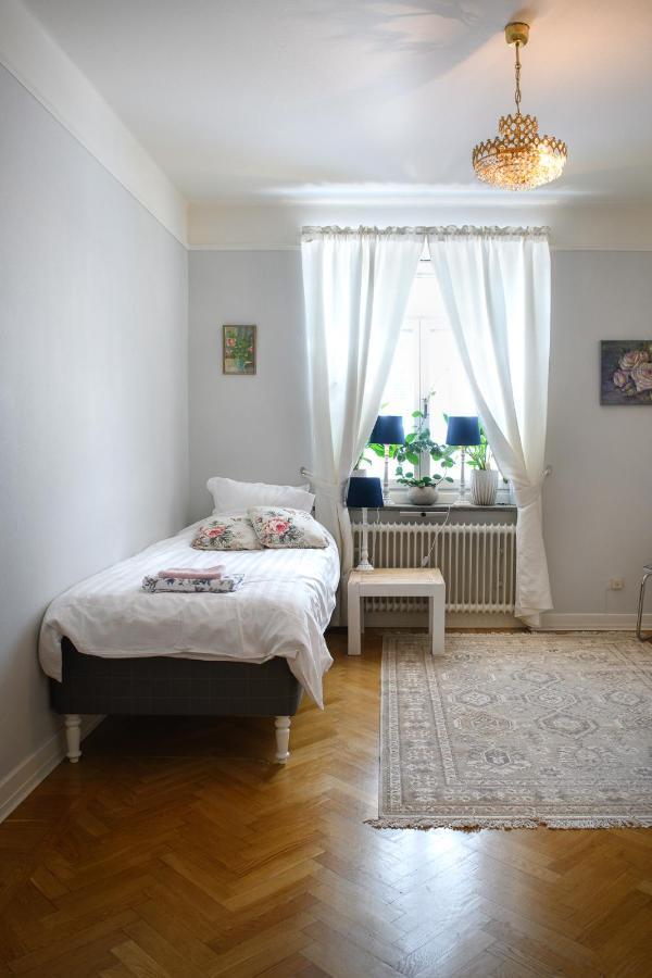 Homade B&B, Gamla Stan Norrkoping Bagian luar foto