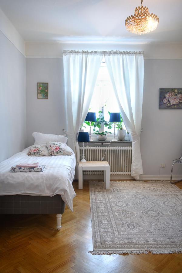 Homade B&B, Gamla Stan Norrkoping Bagian luar foto