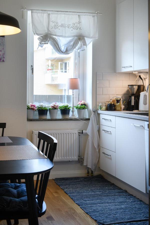 Homade B&B, Gamla Stan Norrkoping Bagian luar foto